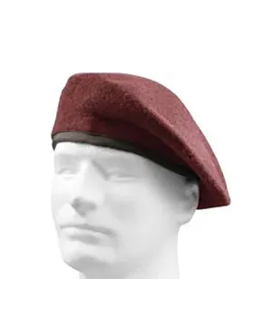 Boina para guarda rural con escudo constitucional 